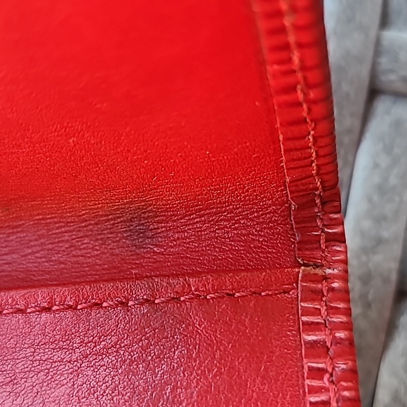 Louis vuitton red epi leather 4 keys holder - Picture 10 of 12